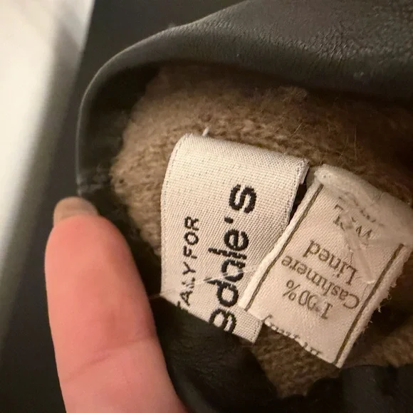 Bloomingdale’s Black Lambskin Gloves Size 7 - Picture 5 of 6